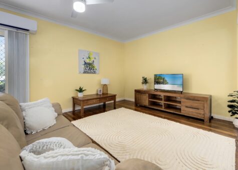 2 Tabrett Street