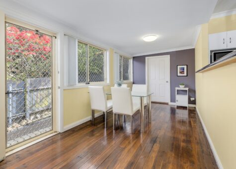 2 Tabrett Street