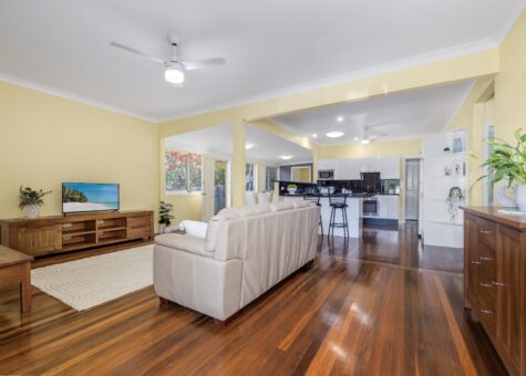 2 Tabrett Street