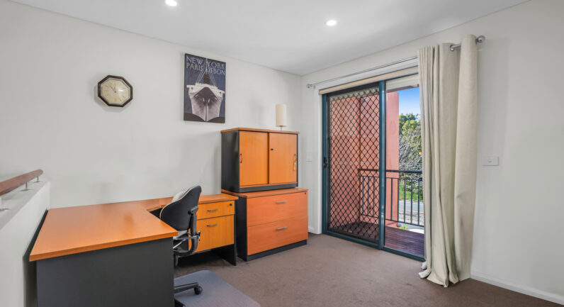 10 Centennial Drive, Campbelltown NSW 2560