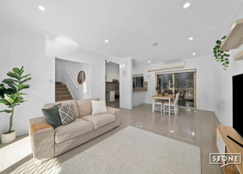 8/20 Davies Street