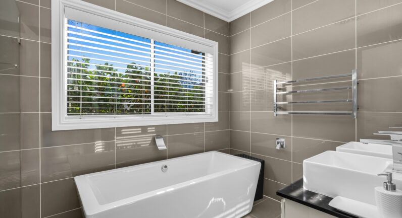 57 Sunnyside Drive, Ellis Lane NSW 2570