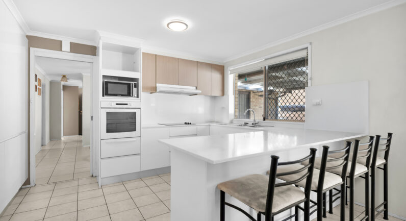 4 Amaranthus Place, Macquarie Fields NSW 2564