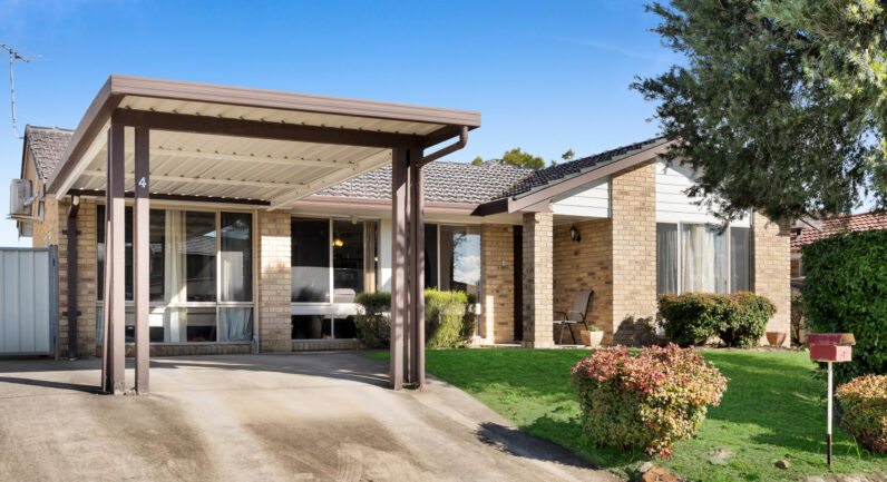 4 Amaranthus Place, Macquarie Fields NSW 2564