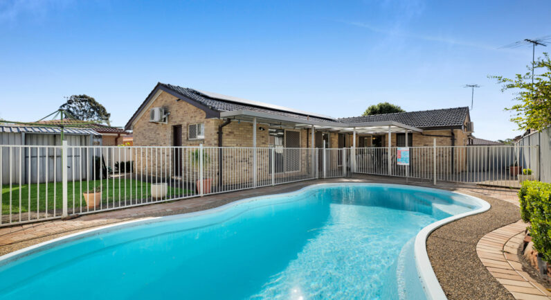 4 Amaranthus Place, Macquarie Fields NSW 2564