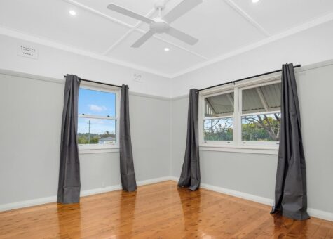 4 Oakes Road