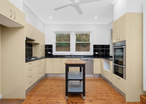 4 Oakes Road