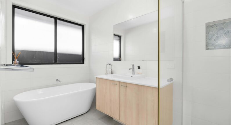 24 Poulton Terrace, Campbelltown NSW 2560