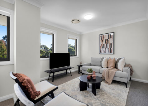 7 Donovan Boulevard