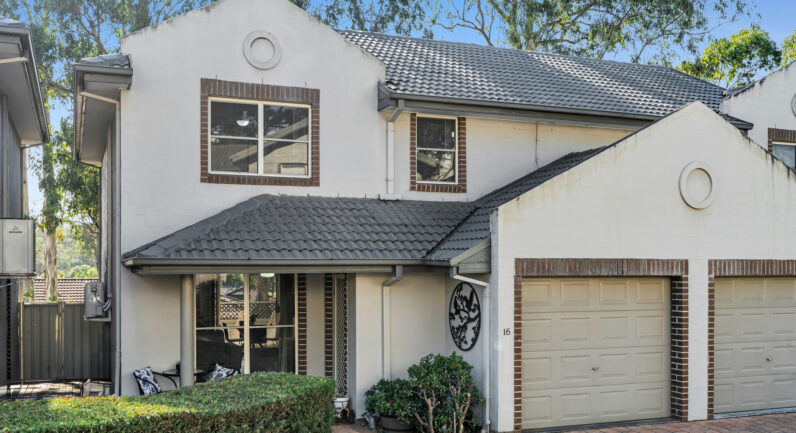 16/380 Glenmore Parkway, Glenmore Park NSW 2745