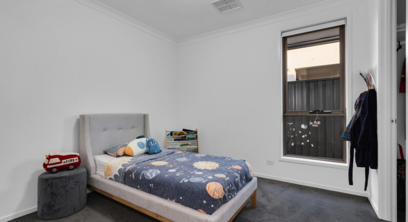 48 Cogrington Drive, Harrington Park NSW 2567
