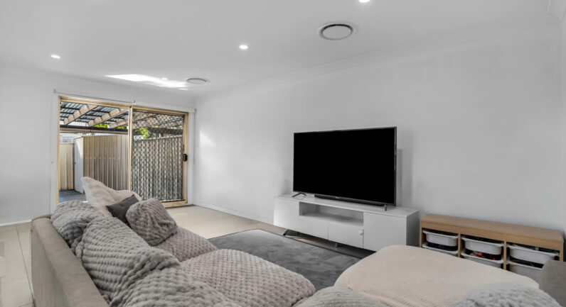 1/78 Epping Forest Drive, Kearns NSW 2558