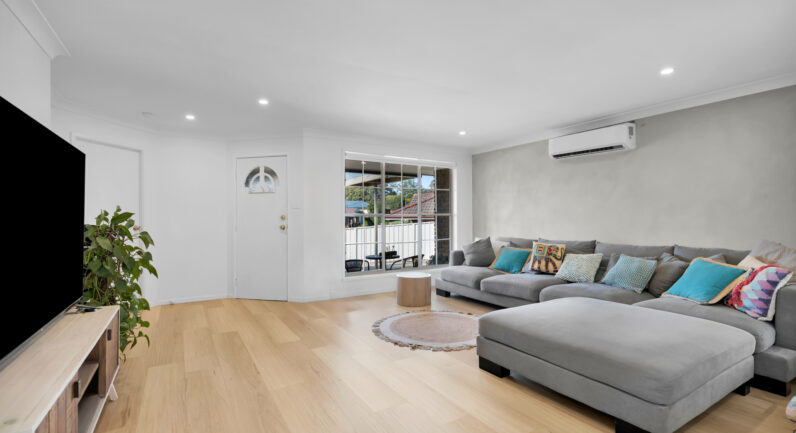 60 St Helens Park Drive, St Helens Park NSW 2560