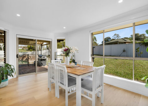 60 St Helens Park Drive