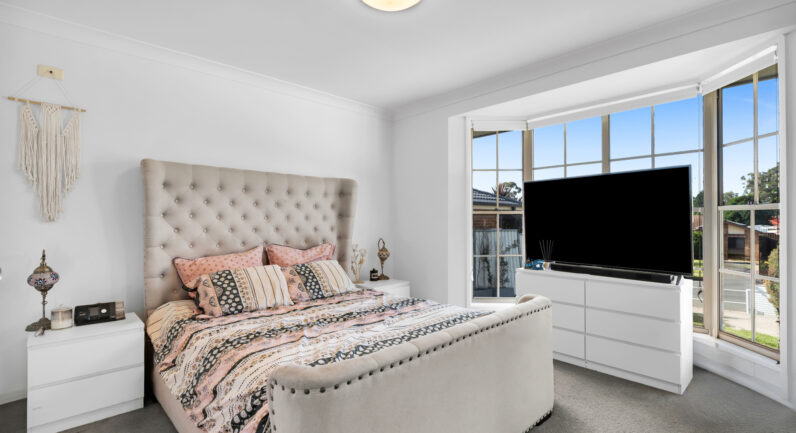 60 St Helens Park Drive, St Helens Park NSW 2560
