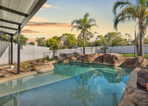 60 St Helens Park Drive