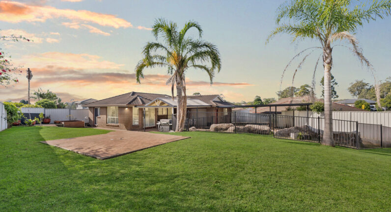 60 St Helens Park Drive, St Helens Park NSW 2560