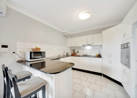 11/48-54 Cecil Avenue