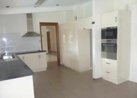 10A Maher Close