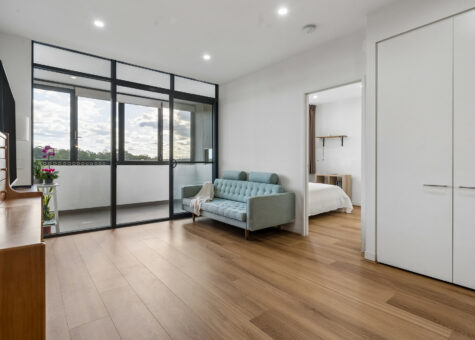 702/10 Waterview Drive