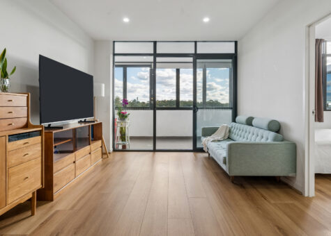 702/10 Waterview Drive