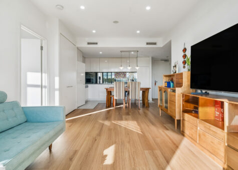 702/10 Waterview Drive