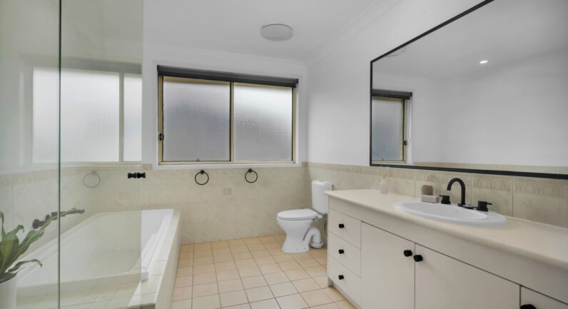 3 Ashmont Place, Prestons NSW 2170