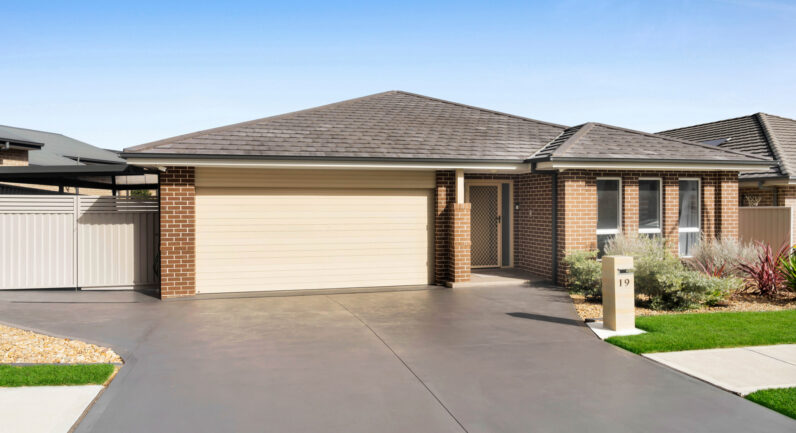 19 Newmarket Street, Currans Hill NSW 2567