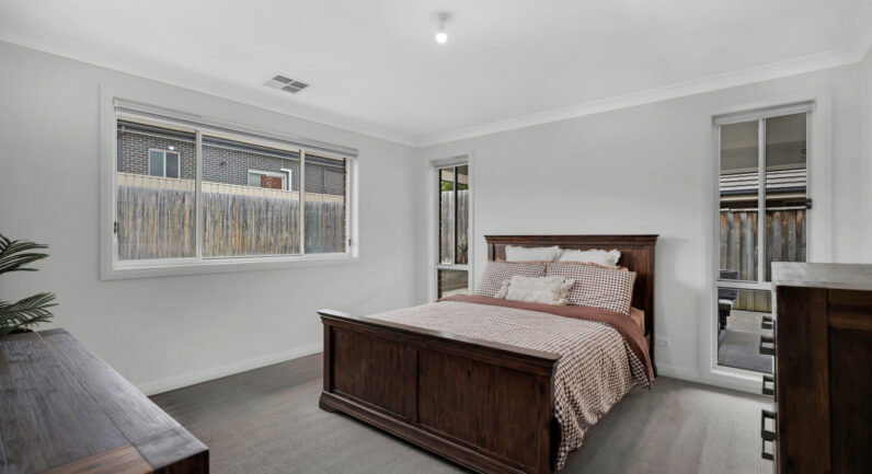 64 Gawler Avenue, Minto NSW 2566