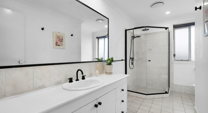 3 Ashmont Place, Prestons NSW 2170