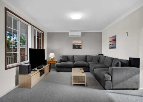 7/4-5 Welch Place