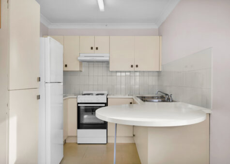7/4-5 Welch Place