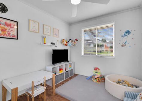 33 Pinaroo Crescent