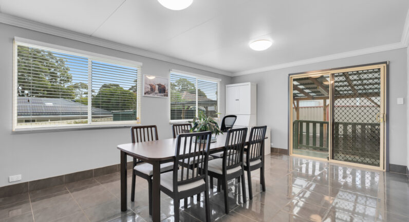 33 Pinaroo Crescent, Bradbury NSW 2560