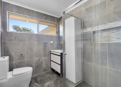 33 Pinaroo Crescent