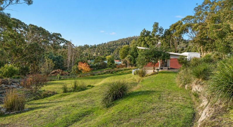 23 Glovers Road, Deep Bay TAS 7112