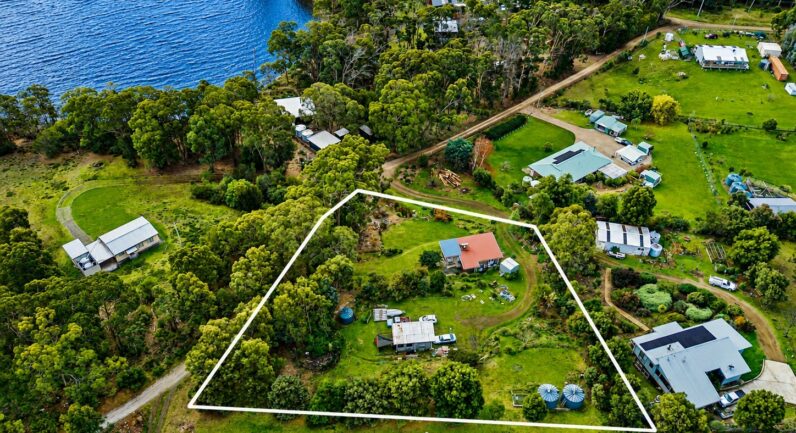 23 Glovers Road, Deep Bay TAS 7112