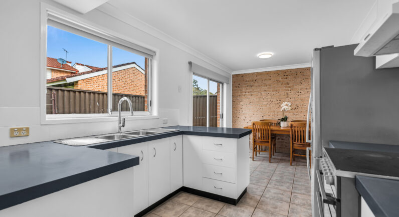 8/11 Mundarda Place, St Helens Park NSW 2560