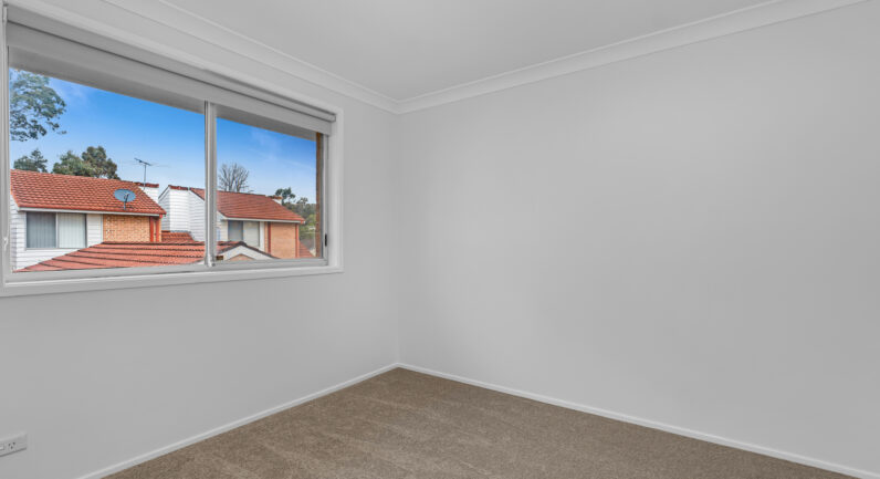 8/11 Mundarda Place, St Helens Park NSW 2560