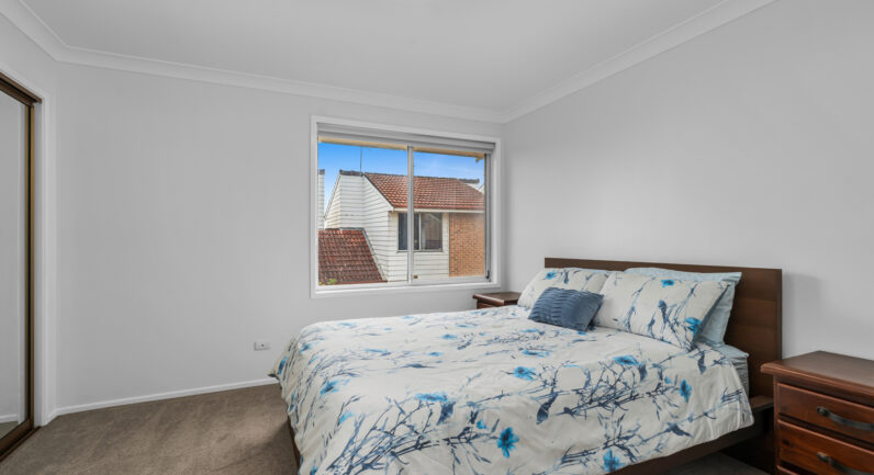 8/11 Mundarda Place, St Helens Park NSW 2560