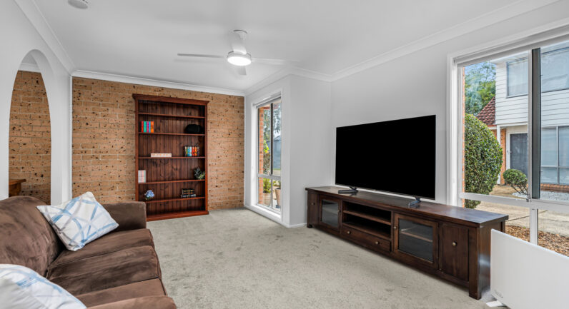 8/11 Mundarda Place, St Helens Park NSW 2560