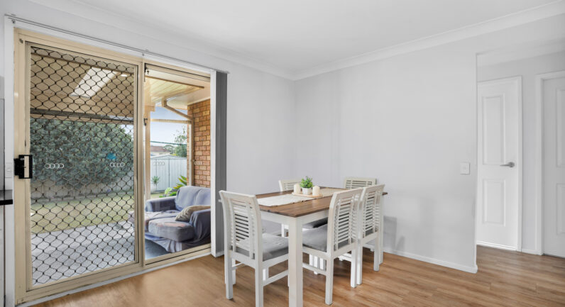6 Gunn Place, St Helens Park NSW 2560