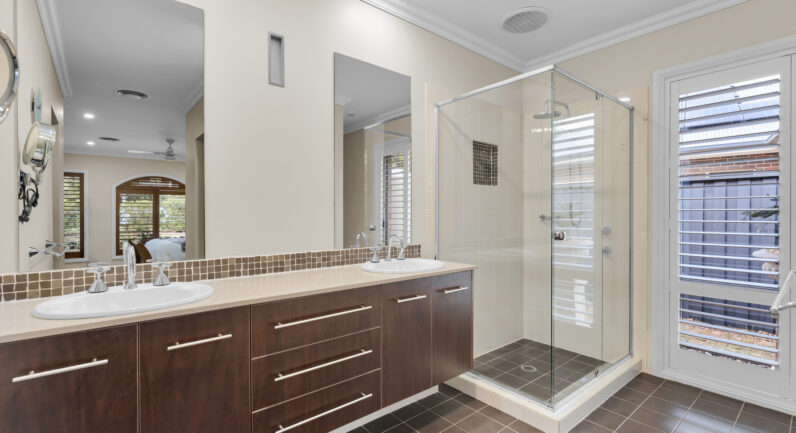 120 Macarthur Circuit, Camden Park NSW 2570