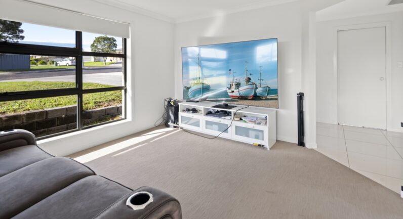 1 Prior Circuit, West Kempsey NSW 2440