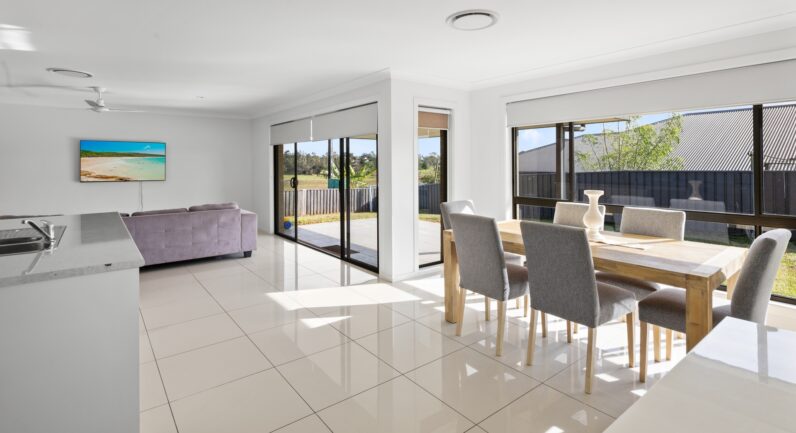 1 Prior Circuit, West Kempsey NSW 2440