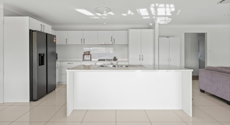 1 Prior Circuit, West Kempsey NSW 2440
