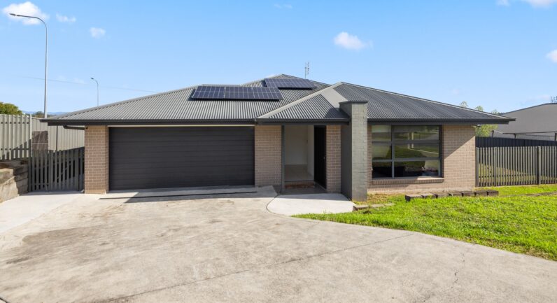 1 Prior Circuit, West Kempsey NSW 2440