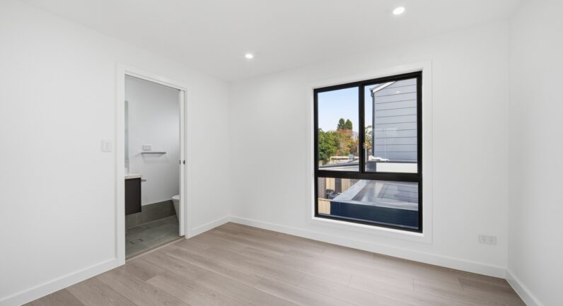 2 Seddon Place, Campbelltown NSW 2560
