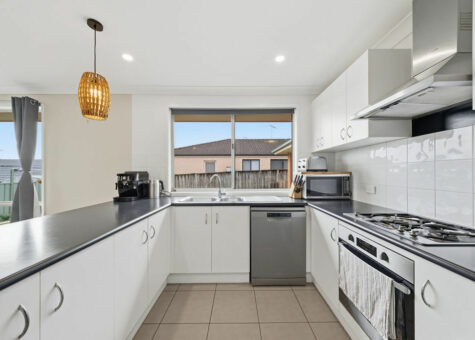 10 Curtin Place
