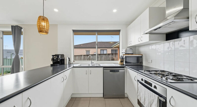 10 Curtin Place, Narellan Vale NSW 2567